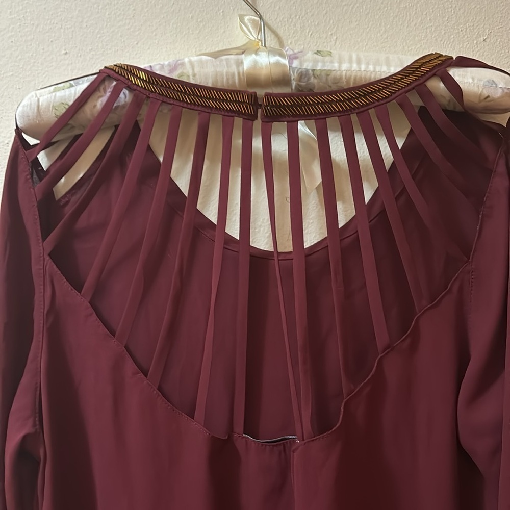 Buckle Maroon Dressy Top- Size XL - Picture 3 of 11